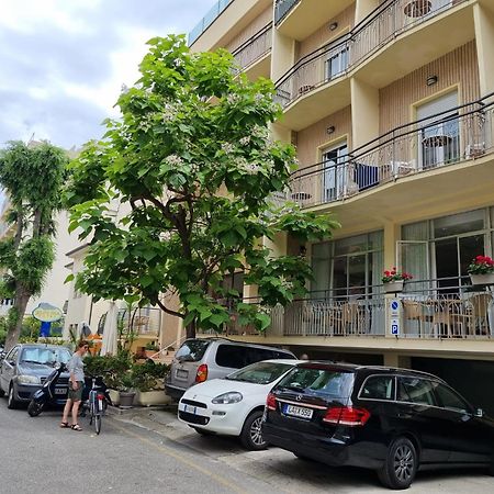 Hotel Esperia Cattolica Eksteriør bilde