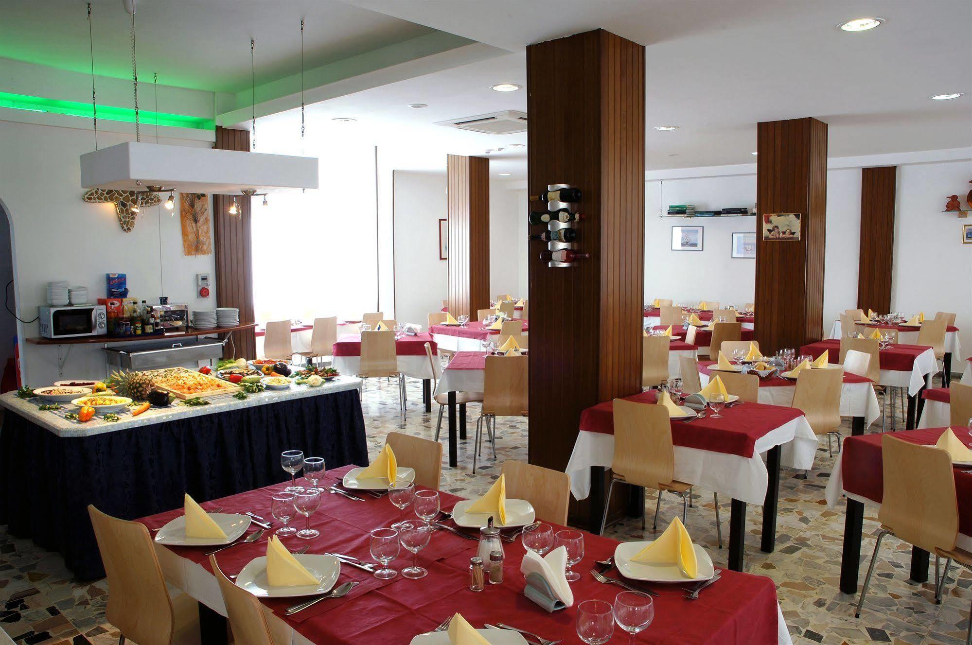 Hotel Esperia Cattolica Eksteriør bilde