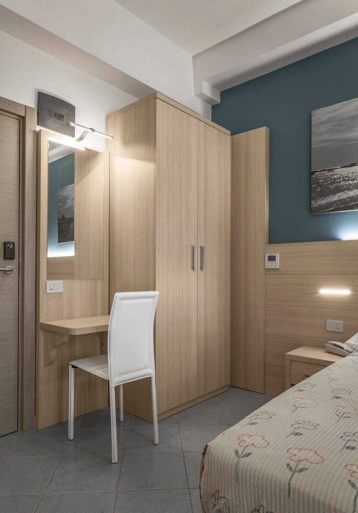 Hotel Esperia Cattolica Eksteriør bilde